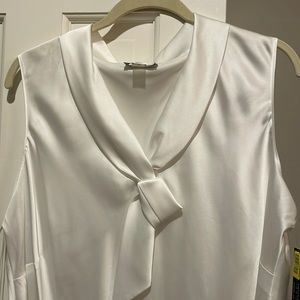 Beautiful tie-neck Tahari “silk” (polyester) shell. New with tags Size 1X